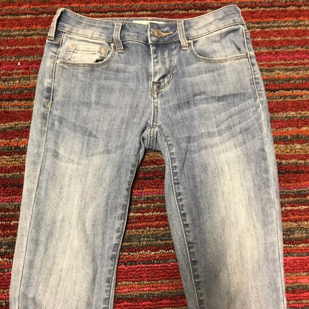 Medium wash skinny jeans